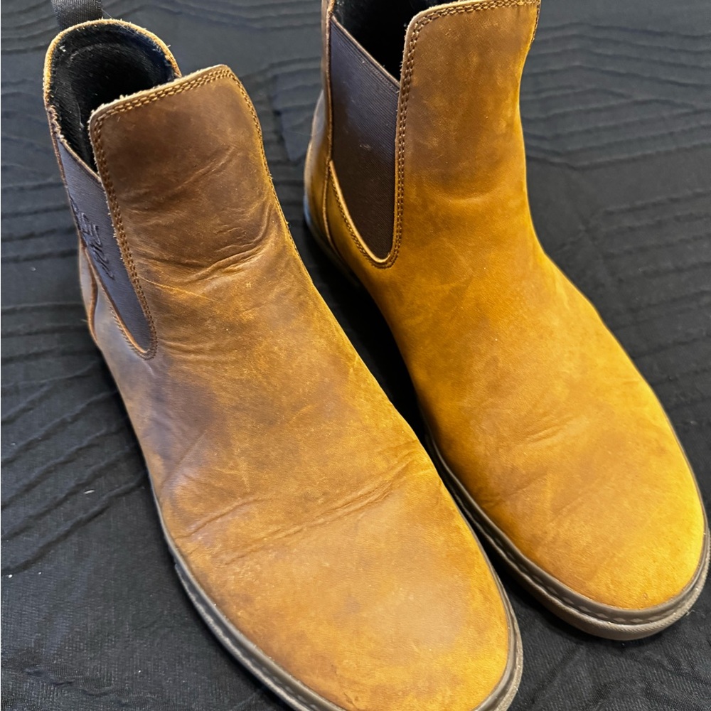 Globe Dover Men's Brown Leather Boots